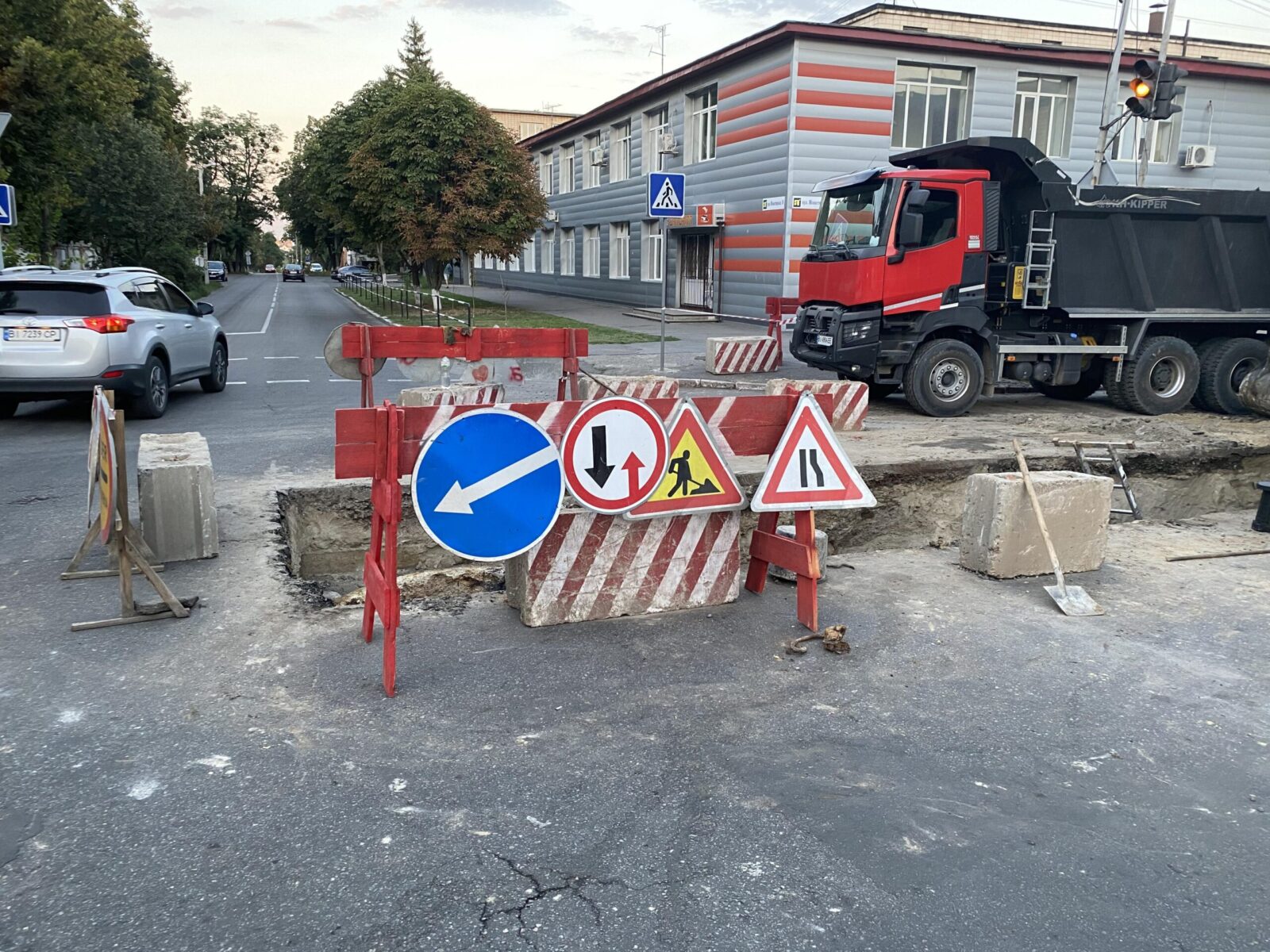 Самоскиди 1 Самоскиди 1