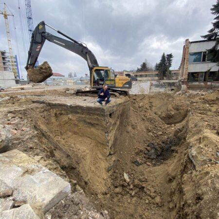 Екскватор Вольво