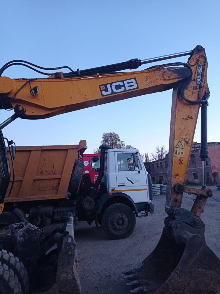 jcb и самослвал