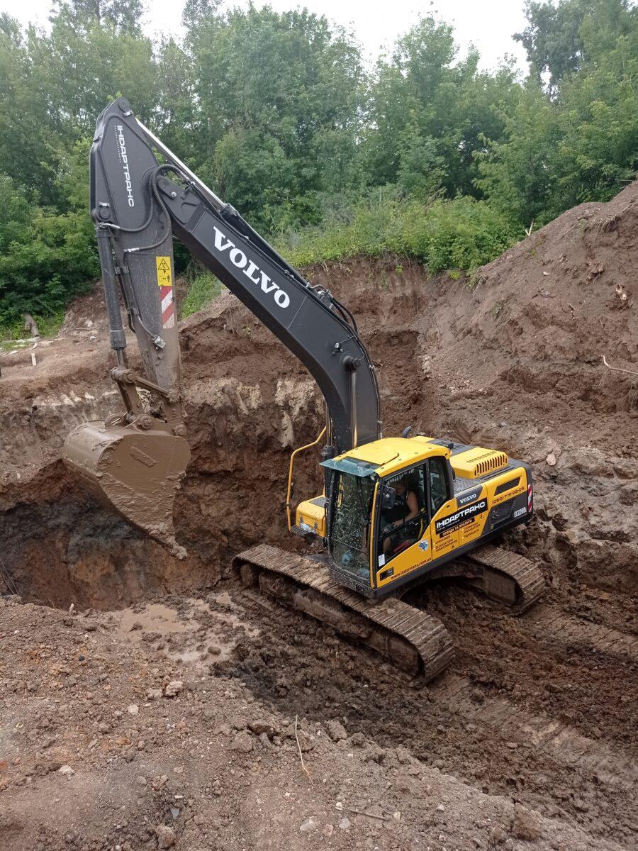 Екскаватор гусеничний Екскаватор гусеничний
