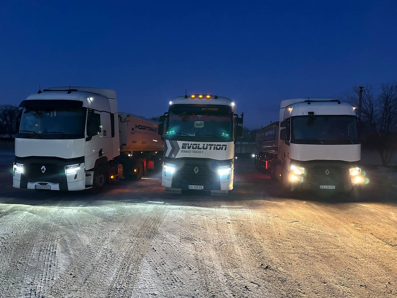 Тягач-самоскид Renault Тягач-самоскид Renault