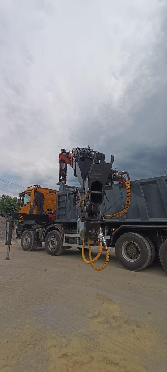 Manipulator Manipulator